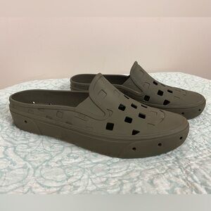 VANS TRK Trek Men's Slip On Water Trail Hiking Beach Shoes Green Sz 12 Rubber